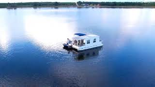 Pontoon boat and house boat on lake Annie [upl. by Eittod]