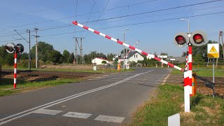 4K Przejazd kolejowy  Lipce Reymontowskie ul Boryny  Polish railroad crossing [upl. by Hun342]