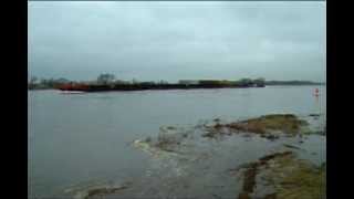 Binnenschifffahrt  Schubeinheit auf der Elbe bei Parey [upl. by Marigolda]