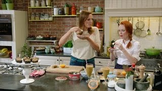 Ontbijtmuffins met pompoen veenbessen en kaneel  De Keuken van Sofie  VTM Koken [upl. by Delmor]