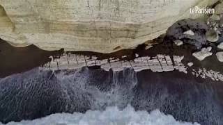 À Étretat la falaise aux suicidés [upl. by Hillinck775]