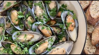 How To Cook New Zealand Mussels  Mussels In Wine amp Garlic Sauce [upl. by Allemahs312]