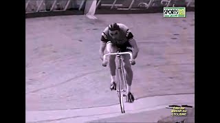 Le 25 octobre 1972 Eddy Merckx établissait un nouveau record de lheure sur le vélodrome de Mexico [upl. by Aikehs]