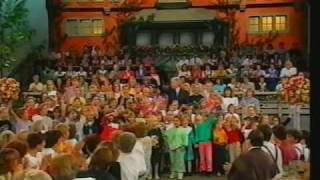 Gotthilf Fischer amp Kinderchor  Wir wandern Medley 1993 [upl. by Yliab431]