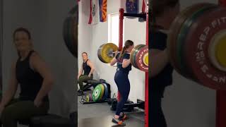 Olivia Reeves 218 kg480 lbs triple bodyweight squat halterofilia powerlifting weightlifting [upl. by Cliffes]