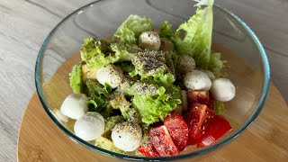 MozzarellaSalat  Rezepte  Schnell machen und kochen [upl. by Anelhtak]