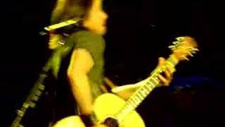 Keith Urban singing I Hear You Knockin 122005 [upl. by Neehs]