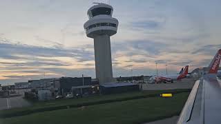 Taking off from London Gatwick Airport at dusk with Easyjet LGW airbus [upl. by Portia]