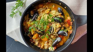 Délicieuses pâtes méditérranéenne  moules et chorizo [upl. by Ariahay]