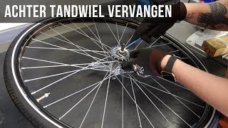 Achter tandwiel vervangen stadsfiets  Remnaaf fiets tand wiel monteren [upl. by Cyrie]