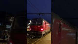 Siemens Vectron og dobbeltdækkervogne på Roskilde station dsb danmark [upl. by Angid]