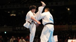 【新極真会】第42回全日本選手権大会準々決勝1 SHINKYOKUSHINKAI KARATE [upl. by Wilow]