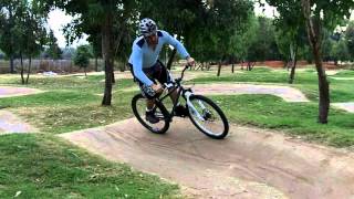 How to ride pumptrack  mountain biking skills [upl. by Ahsinirt498]