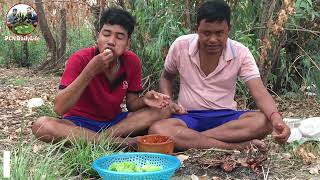 How to cooking quails by burning  Two brothers cooking quail and eating delicious [upl. by Vani]