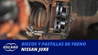 Cómo cambiar los discos y las pastillas de freno delanteras en un Nissan Juke – Tutoriales Oscaro [upl. by Eicaj497]