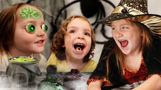 SpOoKy FaMiLy PoTiOnS Adley Niko n Navey make Halloween Experiments then Play Rainbow Ghost Rescue [upl. by Molly]