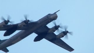 Tu22M Tu95 and Tu160 Flypast Zhukovsky Moscow 2012  Ту22М Ту95 и Ту160 в Жуковском [upl. by Enilegna]