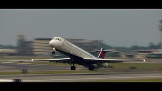 Incredible Delta MD80 Takeoff [upl. by Jordon]