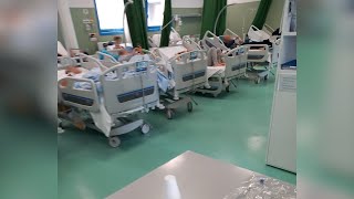 Pronto soccorso lunghe attese e malati curati sulle sedie [upl. by Dolly]