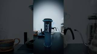 Gosta de café diferente AeroPress em 1 minuto 🙌🖤 coffee videoviral aeropress receitafacil [upl. by Law]