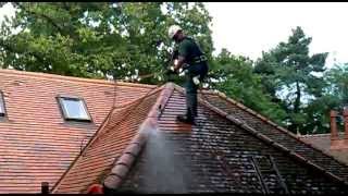 Roof cleaning Bedfordshire  Cleaning Rosemary clay roof tiles by Great Outdoors and In Ltdmp4 [upl. by Odlaw]