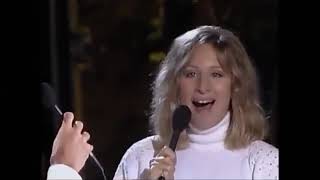 Barbra Streisand amp Barry Gibb Guilty Live 1986 HQ With Lyrics [upl. by Anirret561]