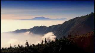 Mount Bromo HD Timelapse Movie by Justin Ng [upl. by Katee]