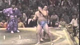 Asashoryu vs Kotooshu natsu 2005 [upl. by Mikel]