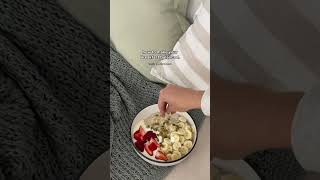 How to make a healthy balanced breakfast balanceddiet shorts [upl. by Reiners730]