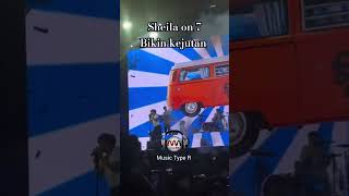 Sheila on 7 bikin kejutan saat live sheilaon7 [upl. by Ataner]