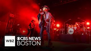 Janes Addiction frontman and guitarist get into fight onstage at Boston concert [upl. by Iur]