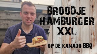 BROODJE HAMBURGER XXL OP DE GRIZZLY GRILLS KAMADO BBQ [upl. by Rettuc932]