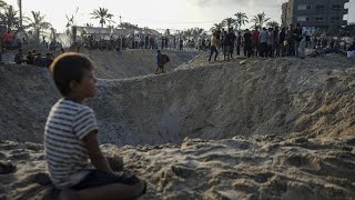 Gaza raid israeliano nellarea di Al Mawasi Hamas i corpi recuperati sono 19 non 40 [upl. by Heyman868]