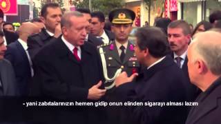 Tayyip Erdoğan Cumhurbaşkanı söylüyor Terbiyesiz herif hala sigara içmeye devam edi [upl. by Platon]