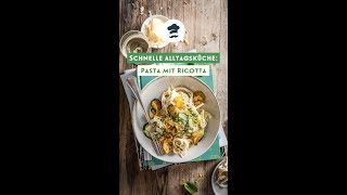 Schnelle Alltagsküche ZitronenPasta mit Zucchini amp Ricotta 🍋 quickandeasy shorts [upl. by Aihsatsan]