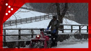 Madesimo Sondrio prosegue la nevicata [upl. by Farhsa]