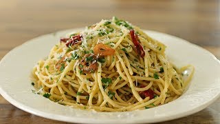 Spaghetti Aglio e Olio Recipe [upl. by Benedetta503]