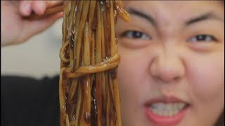 Yang soo bin 짜증날땐 짜장면 아니고 짬짜면 이지 jajangmyeon jjamppong MUKBANG [upl. by Nuj]