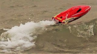 RC Boot Adventure Scale Speedboot vs Pedrazzini Capri Woodburning boat [upl. by Nnylhtak]