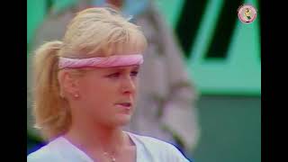 1983 Roland Garros 4th rd  Hana Mandlikova vs Andrea Temesvari [upl. by Akcira]