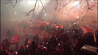 HINCHADA ESTUDIANTES de LA PLATA recibimiento micro jugadores  previa  salida COPA SUDAMERICANA 23 [upl. by Nilats]