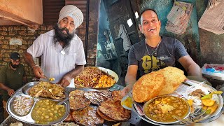 20 Rs AMRITSARI NASHTA Indian Street Food 😍 Arshi Karate Kulcha Pehalwan ki Duparh Poori Chole [upl. by Electra870]