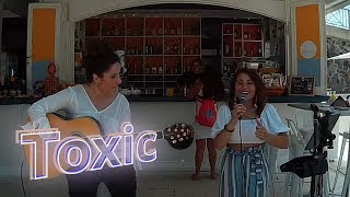 Anita Landolfo amp Eleonora Perretta  Toxic live on the beach Britney Spears cover [upl. by Kcarb752]