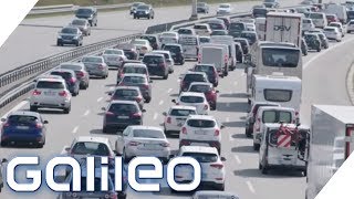 Geisterstau auf der Autobahn Wieso staut es sich ohne Unfall  Galileo  ProSieben [upl. by Malarkey740]