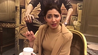 Mahira Khan Speaks Gujrati While Promoting Raees In Dubai   Shahrukh Khan  Nawazuddin Siddique [upl. by Onid]