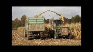 Oorts mais hakselen 2013 met john deere 5830 1 [upl. by Terzas429]