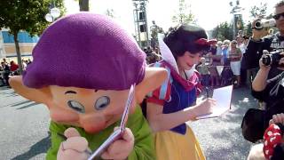 Snow White amp Dopey Autograph Signing [upl. by Nnaj789]