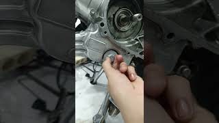 the process of installing oil filter bolts and oil seals filter seal [upl. by Onateyac]