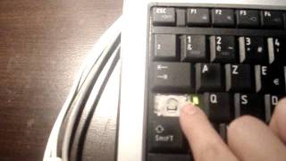 Comment remettre une touche de clavier dordinateur portable [upl. by Leo]