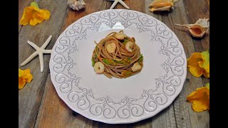 Spaghetti con fiori di zucca e gamberi [upl. by Atinas]